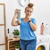 Kreatywne sposoby na wykorzystanie starych skarpetek w domu