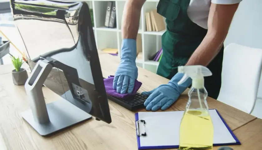Czyste biuro to wizytówka firmy – jak o to zadbać na co dzień?